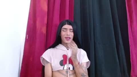 krisstal703358 online show from April 10, 6:18 am