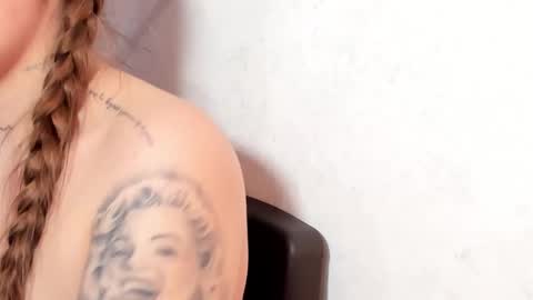   online show from March 28, 3:39 am