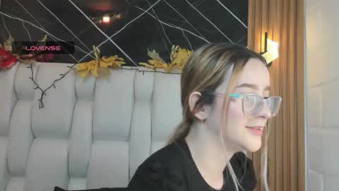 kristal online show from December 15, 1:04 pm