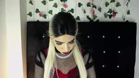 kristal_queen01 online show from March 25, 7:03 am