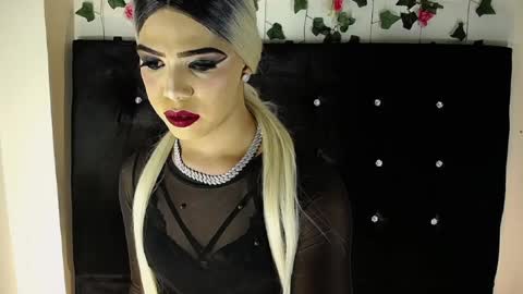 kristal_queen01 online show from April 12, 6:18 am