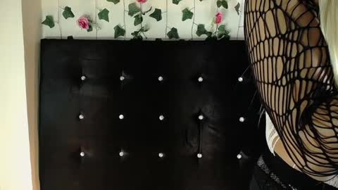 Snapshot of kristal_queen01 chatting on April 25, 1:41 pm kristal_queen01 online show from April 25, 1:41 pm