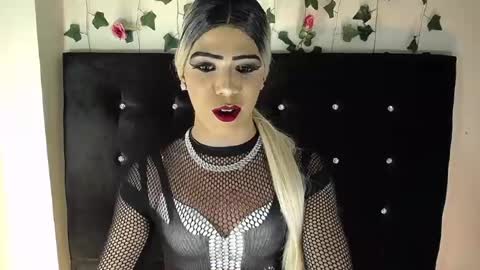 Snapshot of kristal_queen01 chatting on May 17, 8:12 am kristal_queen01 online show from May 17, 8:12 am