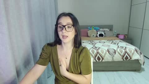 twitter    Annemarye 23 online show from February 14, 7:17 am