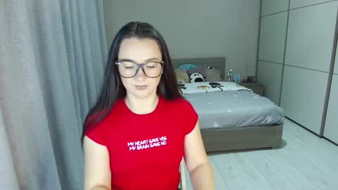 twitter    Annemarye 23 online show from March 5, 4:45 am