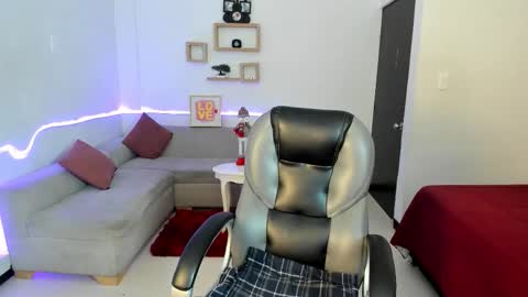 Sophia online show from December 2, 7:09 pm