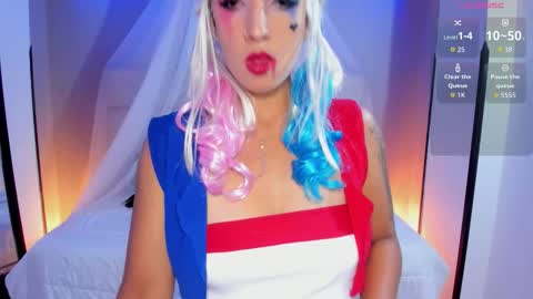 Kristen online show from November 18, 4:55 pm