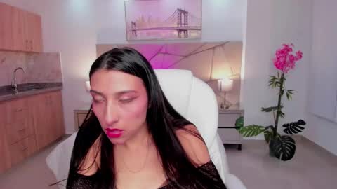 Snapshot of kristen_rousse chatting on September 25, 9:40 pm Kristine 33 online show from September 25, 9:40 pm