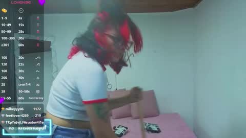 kristen_tay online show from October 25, 3:51 pm