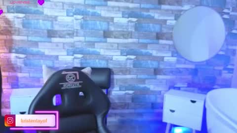 kristen_tay online show from February 9, 3:21 am