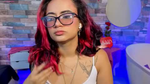 kristen_tay online show from February 16, 3:35 am