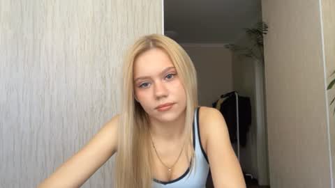 Snapshot of kristifelicien chatting on June 28, 5:02 am Blake online show from June 28, 5:02 am
