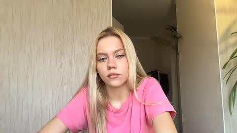 Snapshot of kristifelicien chatting on July 1, 2:07 pm Blake online show from July 1, 2:07 pm