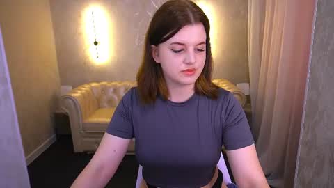 Snapshot of kristifoxy chatting on July 9, 5:33 am kristifoxy online show from July 9, 5:33 am