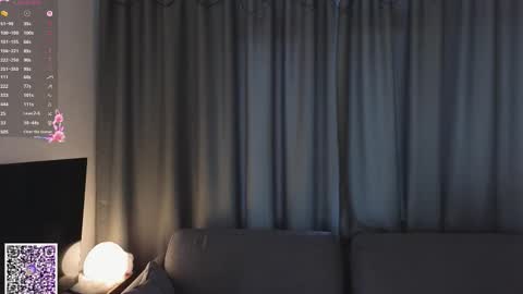 Zara online show from March 25, 6:19 am