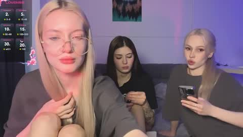 Kristy and Alice online show from March 27, 6:19 am