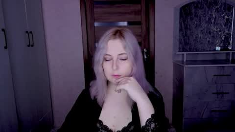 Snapshot of kristy_fran chatting on March 9, 9:08 pm Kristy online show from March 9, 9:08 pm