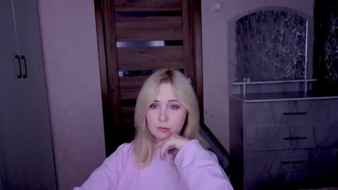 Snapshot of kristy_fran chatting on March 13, 11:33 pm Kristy online show from March 13, 11:33 pm