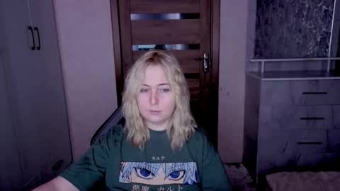 Snapshot of kristy_fran chatting on March 14, 10:37 pm Kristy online show from March 14, 10:37 pm