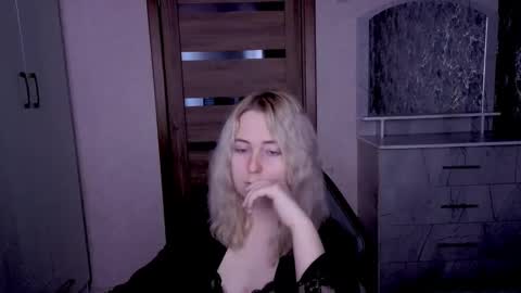 Kristy online show from April 27, 10:52 pm