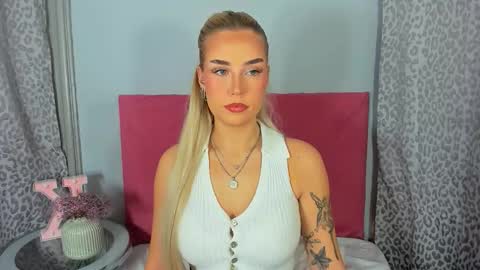 KristyFlowers online show from February 15, 7:51 am