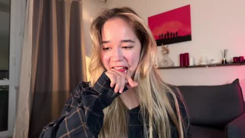 Snapshot of kristyspiritedaway chatting on January 2, 10:44 pm Kristy Nip slip shady  Best model on CB  online show from January 2, 10:44 pm