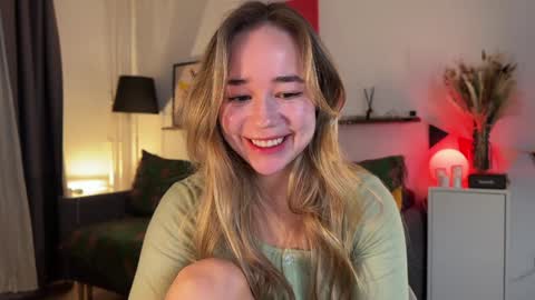 Snapshot of kristyspiritedaway chatting on February 3, 8:24 pm Kristy Nip slip shady  Best model on CB  online show from February 3, 8:24 pm