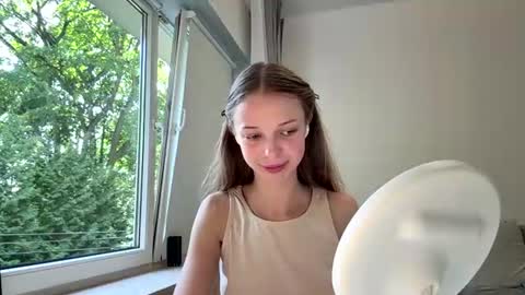 Snapshot of kristywoehrle chatting on August 4, 1:03 pm Kaya online show from August 4, 1:03 pm