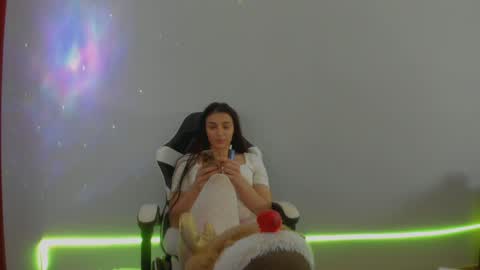 Mother of Dragons online show from February 12, 8:04 pm