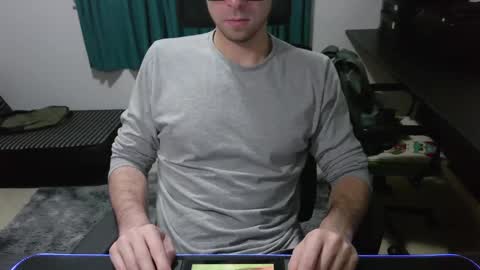 Snapshot of krocr_iras chatting on November 4, 12:43 am Lucas Edu online show from November 4, 12:43 am