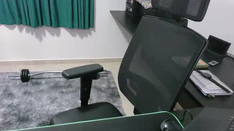 Snapshot of krocr_iras chatting on January 12, 9:42 pm Lucas Edu online show from January 12, 9:42 pm