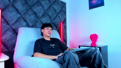 Kroy Wave  Muscle Tattoos Latino online show from July 24, 3:37 am