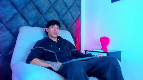 Kroy Wave  Muscle Tattoos Latino online show from July 30, 3:27 am