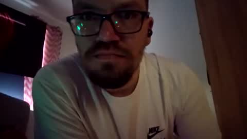 Snapshot of kryptoni18435 chatting on December 16, 10:42 am Tommy online show from December 16, 10:42 am