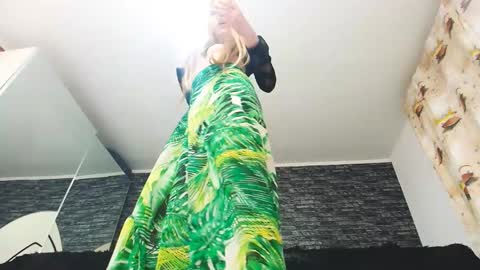 krystal desire online show from December 7, 10:06 pm