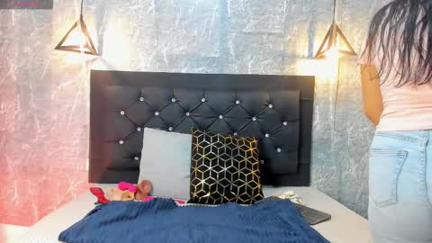 Kystal Taylor online show from November 12, 10:48 am