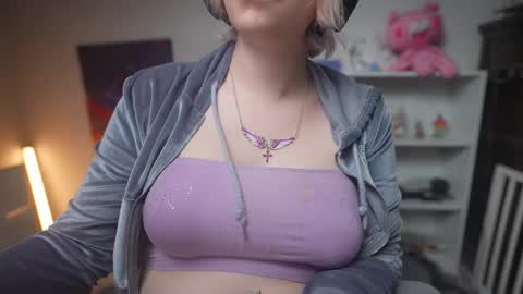 Snapshot of krystalsyxx chatting on February 12, 12:16 am Krystal Syx online show from February 12, 12:16 am