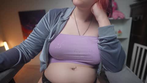 Snapshot of krystalsyxx chatting on February 17, 9:19 pm Krystal Syx online show from February 17, 9:19 pm