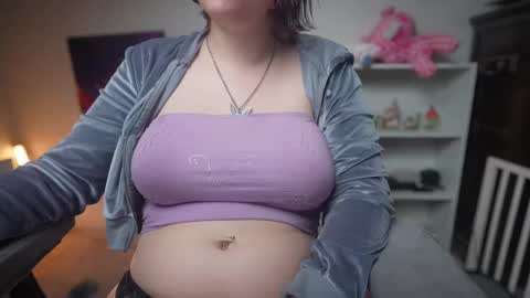 Snapshot of krystalsyxx chatting on February 20, 5:07 pm Krystal Syx online show from February 20, 5:07 pm