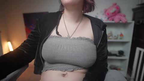 Snapshot of krystalsyxx chatting on February 22, 7:25 pm Krystal Syx online show from February 22, 7:25 pm