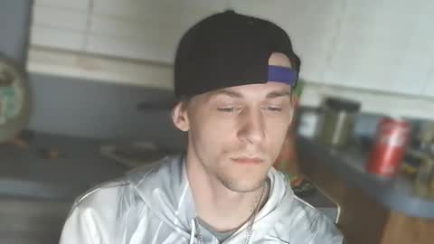 Snapshot of krytiar1992 chatting on November 12, 8:37 am krytiar1992 online show from November 12, 8:37 am