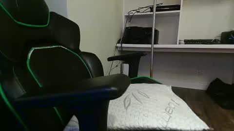 Snapshot of kt12369 chatting on October 24, 6:54 am Kevin online show from October 24, 6:54 am