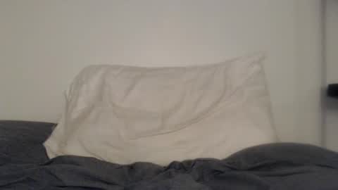 Snapshot of kung_furious chatting on February 19, 2:01 am Ohm. online show from February 19, 2:01 am