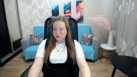 Snapshot of kuri_u chatting on January 8, 9:44 am kuri_u online show from January 8, 9:44 am