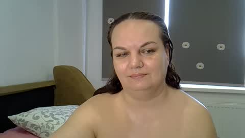 kurkuma_ online show from April 22, 1:56 pm