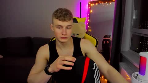 kurt_hanssen online show from March 25, 6:36 pm