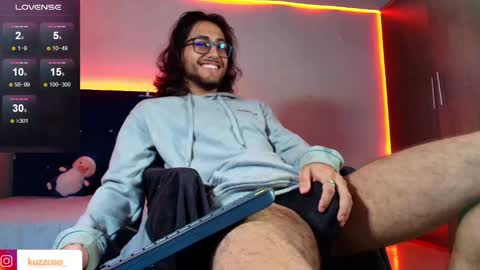 kuzzcoo online show from February 13, 12:43 pm