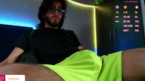 kuzzcoo online show from February 26, 12:04 pm