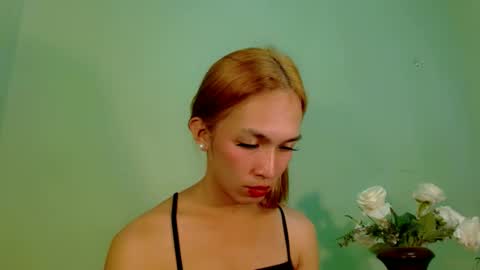 Snapshot of kween_romance chatting on January 7, 1:46 pm Kween online show from January 7, 1:46 pm