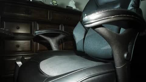 kwufbenk475692 online show from February 5, 5:56 am